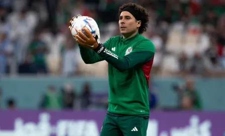 Selección Nacional: Memo Ochoa y Kevin Álvarez se dieron emotivo abrazo previo al partido vs Argentina