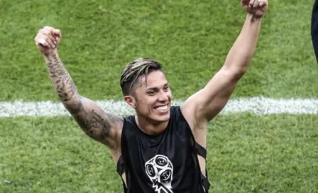 Carlos Salcedo estrenó canción: "Mis goles los grita tu hermana"