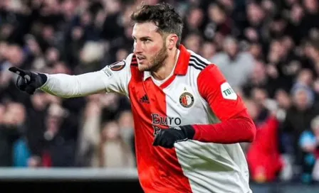 Santiago Giménez marca gol en las Semifinales de Copa entre Feyenoord y Ajax