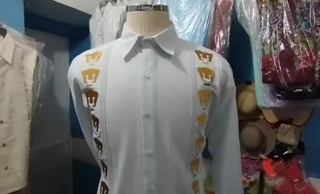 ¡Chulada! Guayabera con escudo de Pumas se hace viral en redes