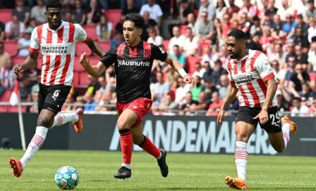 Partido de locura entre el PSV y el Heerenveen, Érick Gutiérrez lo vio desde la banca