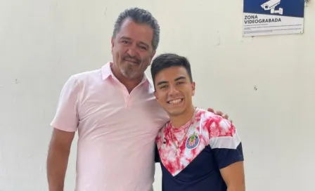 Chivas: Carlos Hermosillo visitó a los jugadores previo a la Final de Vuelta de la Liga MX