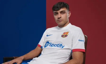 Barcelona presenta nuevo uniforme blanco y pone fin a los rumores