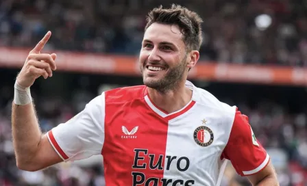 Santiago Giménez no promete seguir con el Feyenoord: "Nadie sabe lo que pasará" 