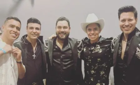 'Chispa' Velarde canta junto con la Banda MS en Las Vegas 