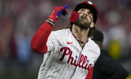 Bryce Harper bateó dos HR y los Phillies están a un juego de la Serie de Campeonato