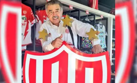 Jorge Ortiz de Pinedo, presente en la celebración del aniversario del Necaxa