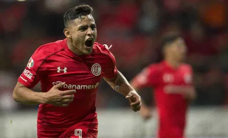 Alexis Vega se baja sueldo por ir a Toluca