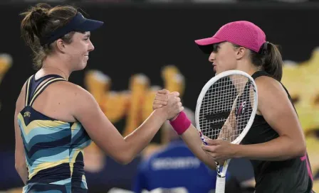 ¡Se despide la No.1! Iga Swiatek es eliminada del Australian Open por la debutante Linda Nosková