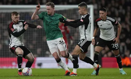 Fulham cae eliminado de la FA Cup al perder ante Newcastle; Raúl Jiménez entró de cambio