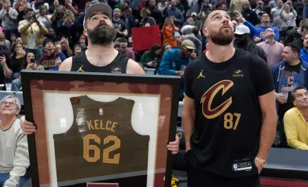 Travis y Jason Kelce se roban el show en el Cavaliers vs Celtics en la NBA