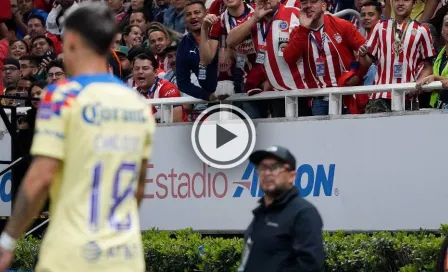 Afición de Chivas insulta con gritos homofóbicos a Cristián 'Chicote' Calderón en el Estadio Akron