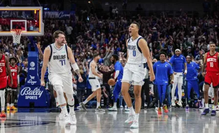 ¡Tremendo dúo! Kyrie Irving y Luka Doncic se combinan para 85 puntos para vencer a los Rockets