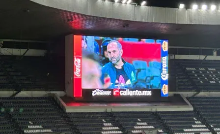 Pedro López, DT de la Selección Mexicana Femenil, asistió al América vs Tigres