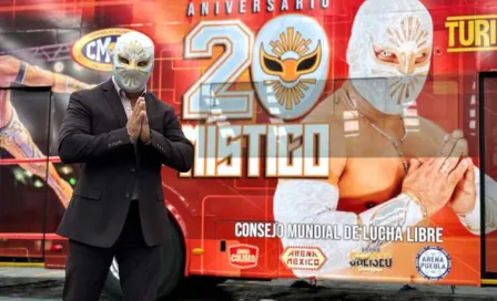 Turibus y CMLL develan imagen de Místico por su 20 Aniversario