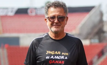 Playeras con frases motivacionales de Juan Carlos Osorio regresan en su etapa con Xolos