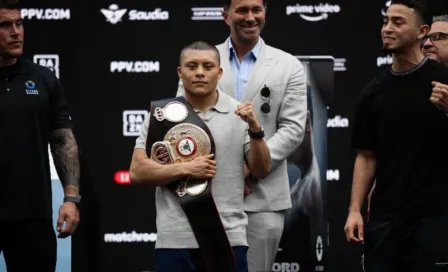 ¿Cuál es el récord de peleas de Isaac 'Pitbull' Cruz?