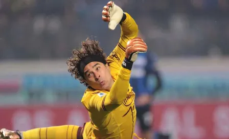 Guillermo Ochoa suma 250 ‘blanqueadas’ en su carrera como portero profesional