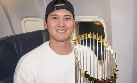 ¡De vuelta a casa! Dodgers aterriza en Los Ángeles con trofeo de la Serie Mundial