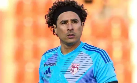 Guillermo Ochoa mantuvo su portería en cero en el empate de AVS ante Estoril