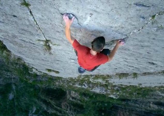 Honnold durante la escalada del 'Sendero Luminoso'