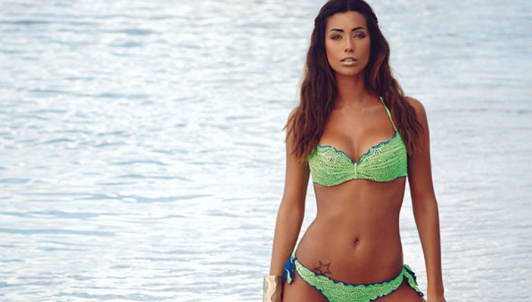 Federica Nargi luce espectacular figura en la playa 