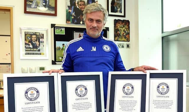 Mourinho sostiene sus logros mitificados en el libro de Récord Guinness