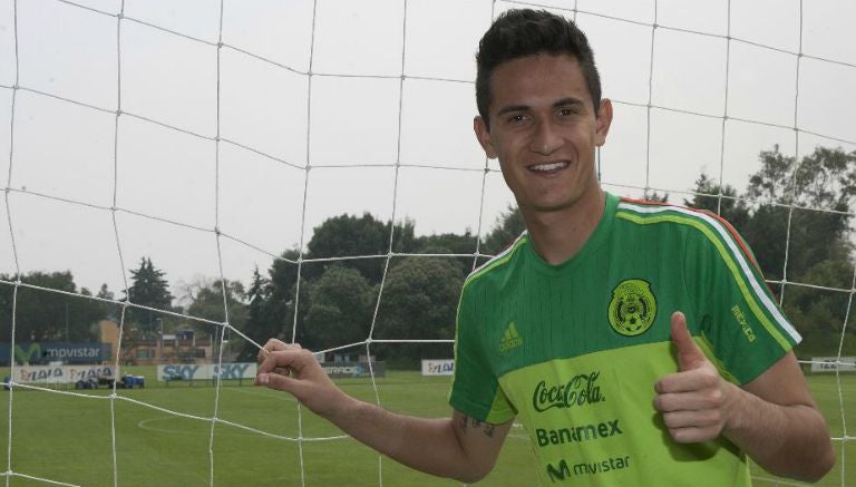 Raúl Gudiño luce la playera Selección mexicana