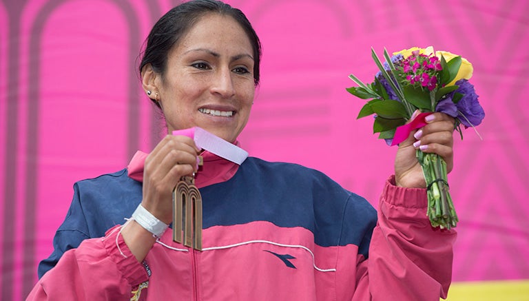 Gladys, tras ganar el Maratón de la Ciudad de México en 2013