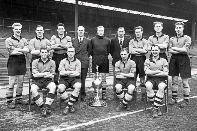 Jugadores del Wolverhampton de 1954