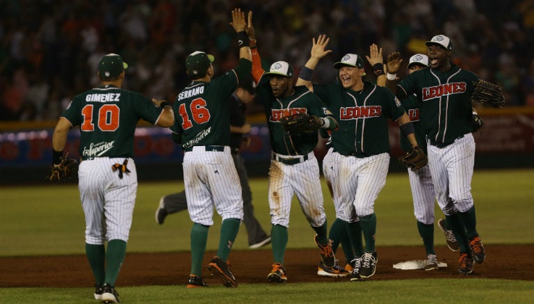 Leones de Yucatán celebran su victoria en el sexto partido