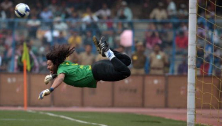 René Higuita realiza el 'escorpión'