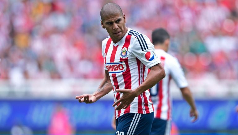 Carlos Salcido, en un encuentro de Chivas