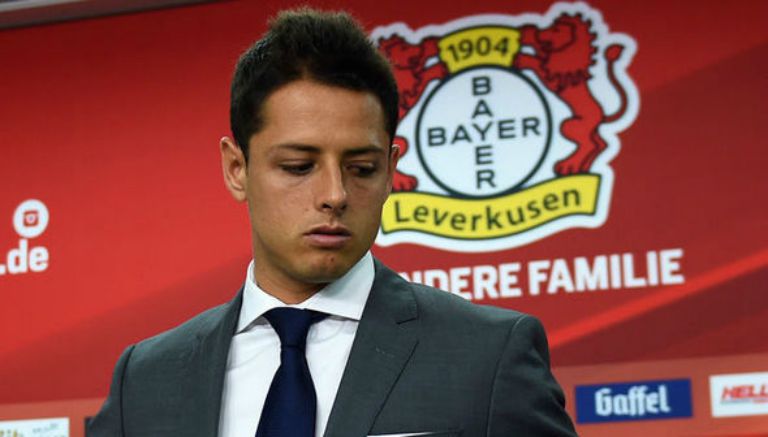 Chicharito, en su presentación con Bayer Leverkusen