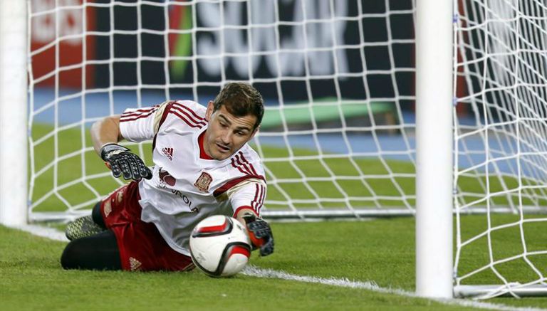 Iker Casillas en un entrenamiento con España