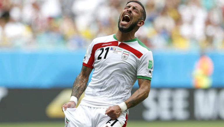 Ashkan Dejagah, en un partido con la selección de Irán