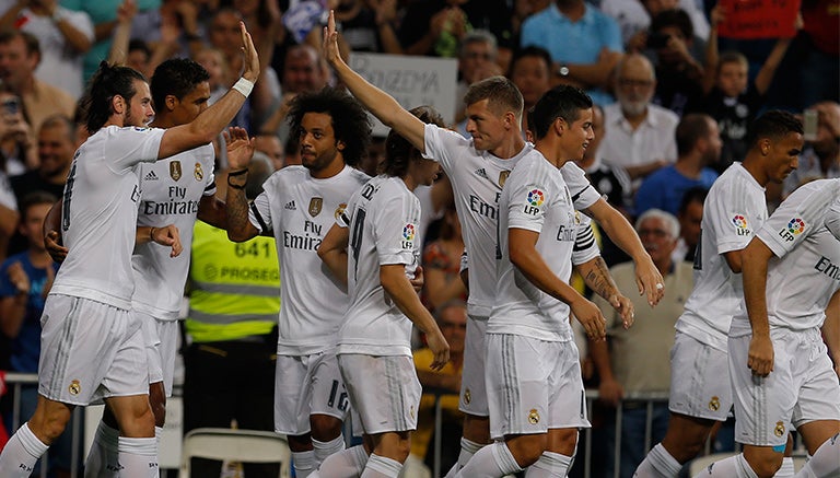 Jugadores del Real Madrid celebran un gol