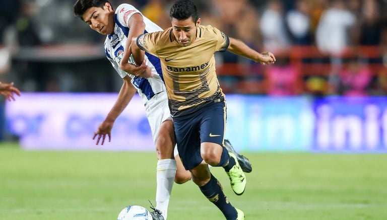 Luis Fuentes en un partido con Pumas en el Apertura 2015