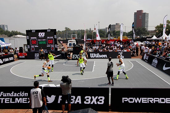 Equipos disputan un duelo 3x3