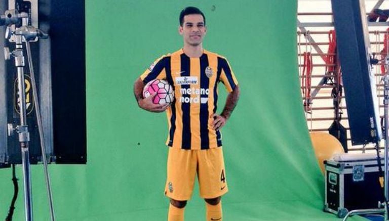 Márquez en sesión de fotos con el Verona 