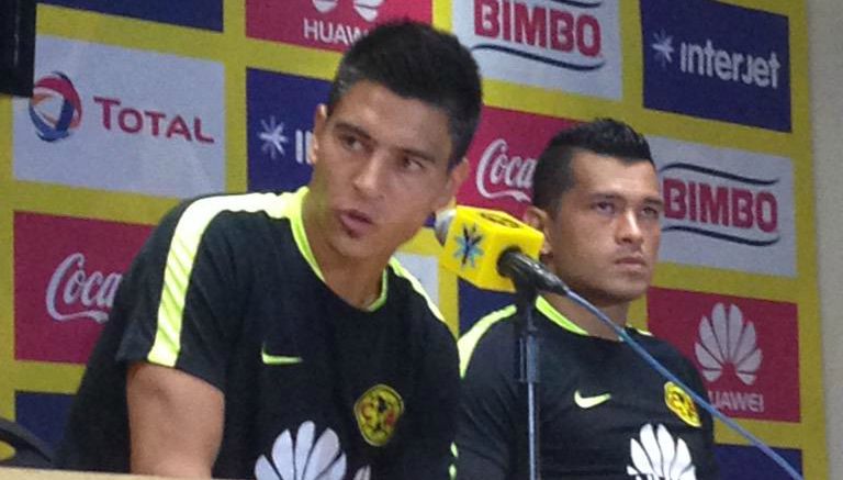 Goltz y Samudio durante una conferencia de prensa 