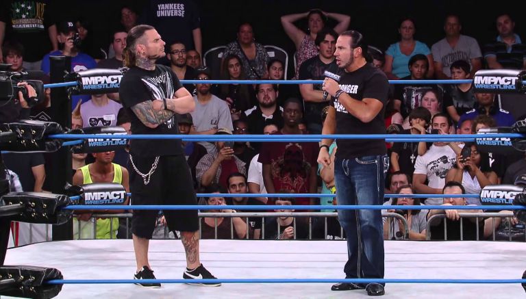 Jeff y Matt Hardy en un segmento de TNA