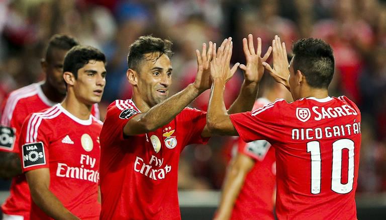 Los jugadores del Benfica festejan uno de los goles