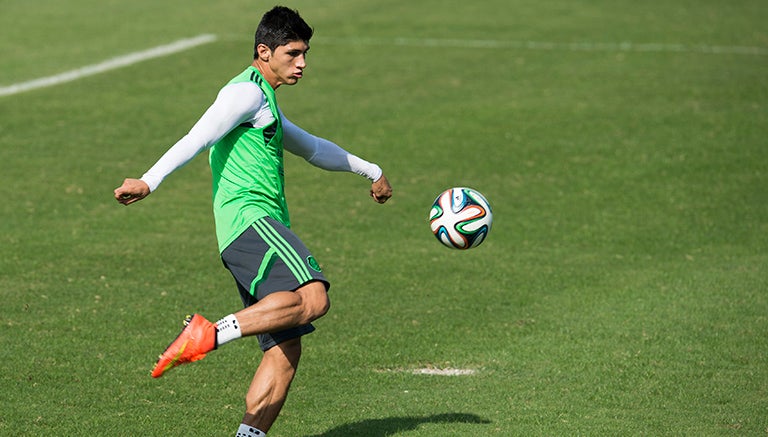 Pulido, entrenando con el Tri