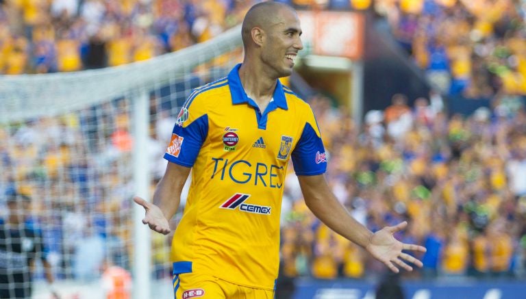 Guido Pizarro, en un partido de Tigres