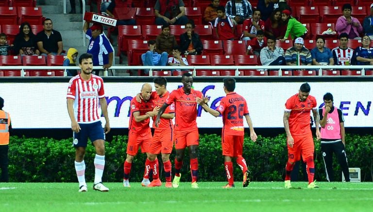 Ochoa festeja su gol contra Chivas en Copa MX