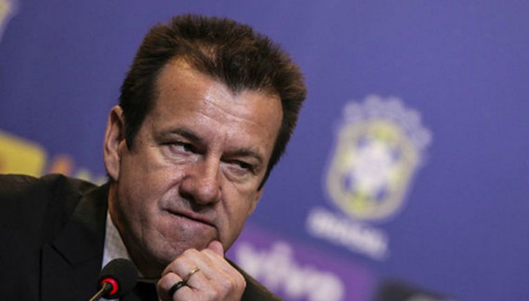 Dunga durante una conferencia de prensa