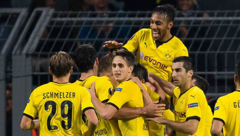 Los jugadores del Dortmund festejan el gol del triunfo