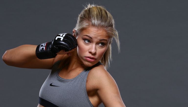 Paige VanZant posa para la cámara