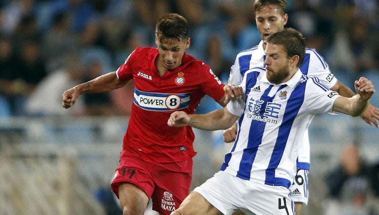 Illarramendi busca el balón en juego contra el Espanyol